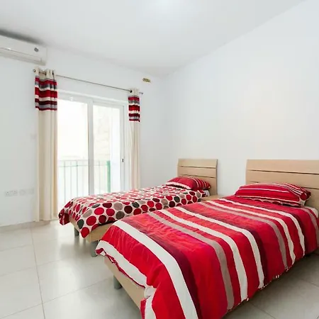 Breathtaking 3-bedroom Seafront In Sliema