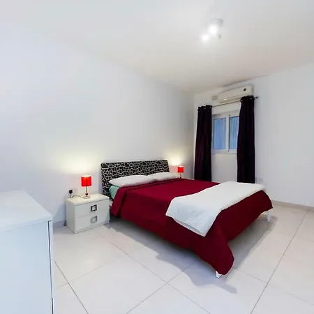Breathtaking 3-bedroom Seafront In Apartment