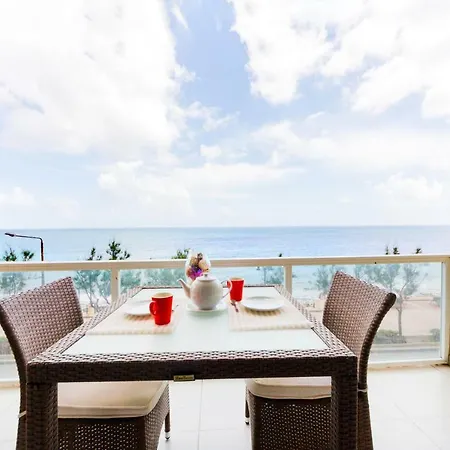 Apartment Breathtaking 3-bedroom Seafront In *