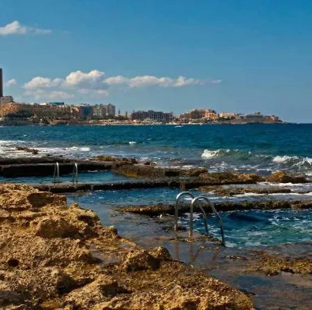 Breathtaking 3-bedroom Seafront In Apartament *